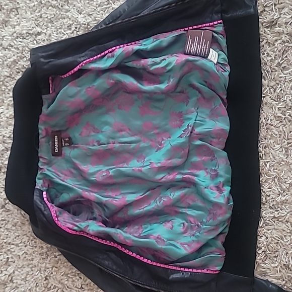 Danier leather jacket - Picture 7 of 7